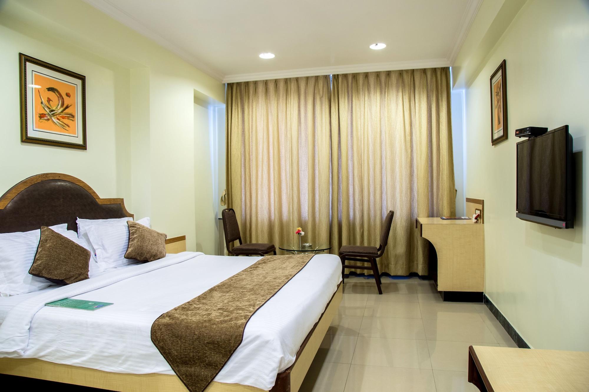 Hotel Tip Top Plaza Thane Exterior photo