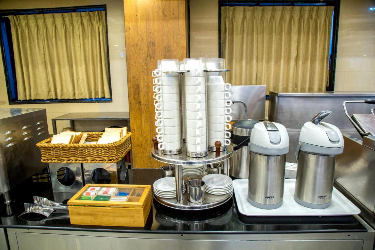 Hotel Tip Top Plaza Thane Exterior photo