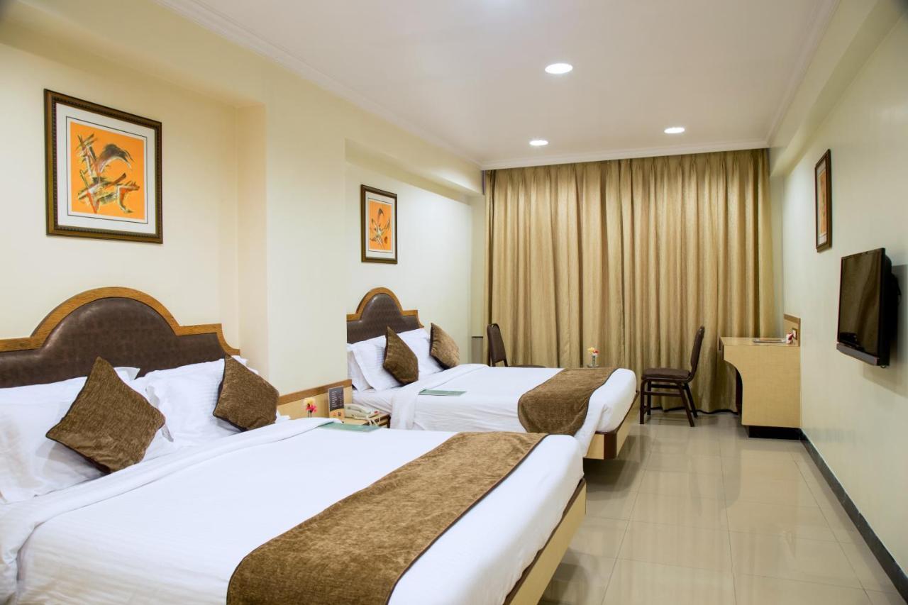 Hotel Tip Top Plaza Thane Exterior photo