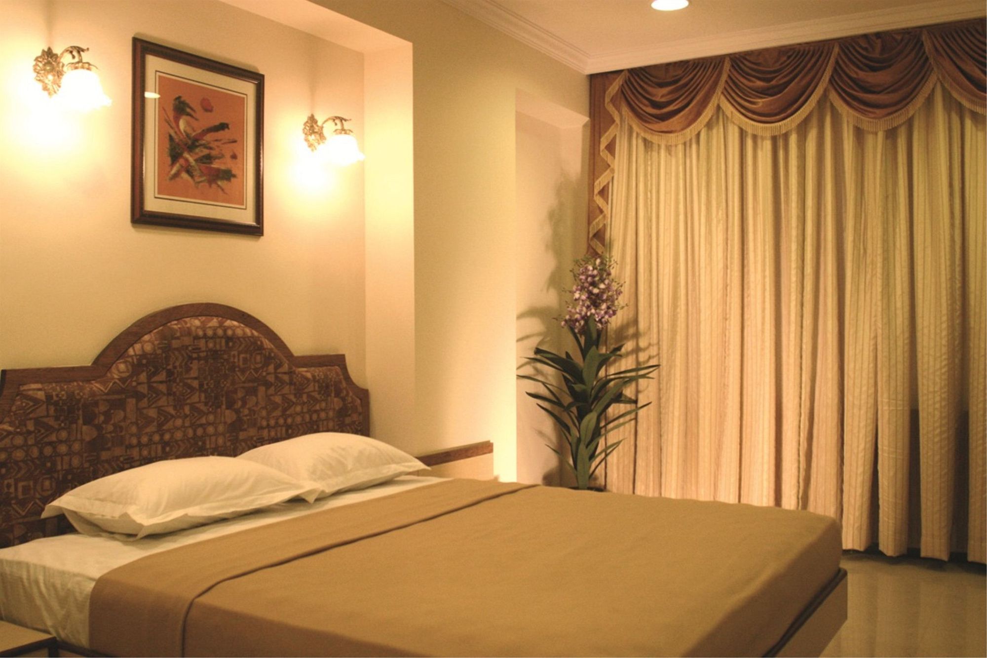 Hotel Tip Top Plaza Thane Exterior photo