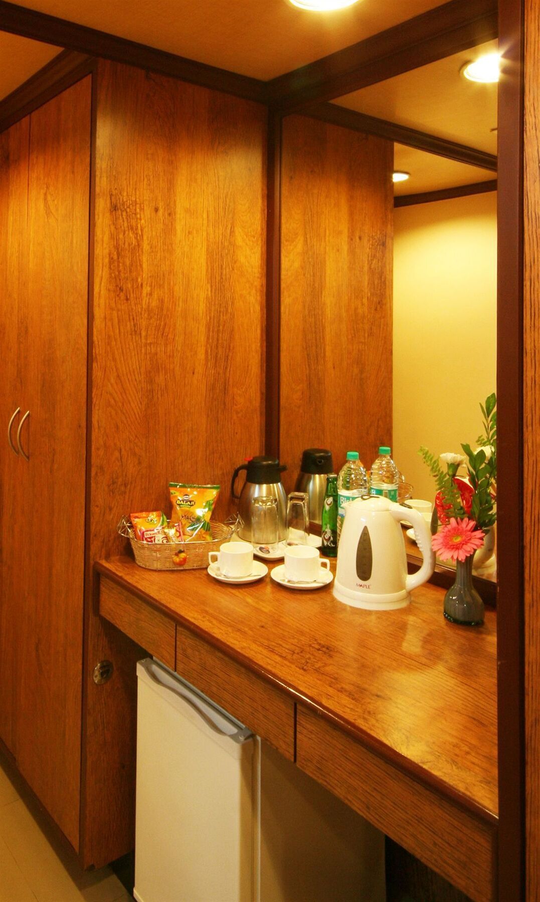 Hotel Tip Top Plaza Thane Exterior photo