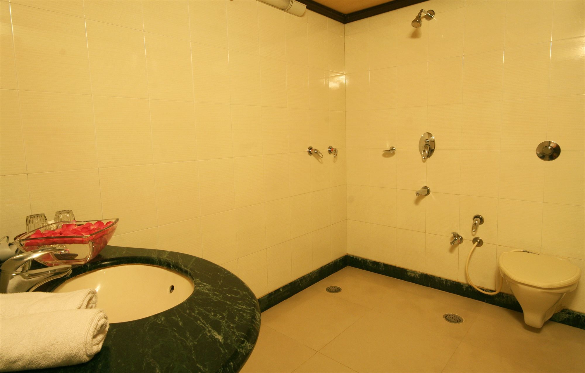 Hotel Tip Top Plaza Thane Exterior photo